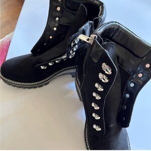 Women’s boots